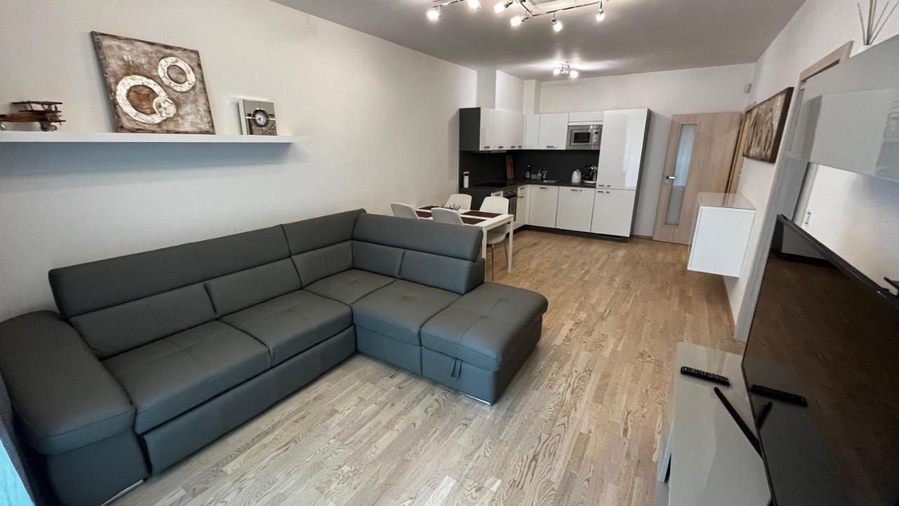Residence Garden Tower - 8 Min Do Centra, Garaz Πράγα Εξωτερικό φωτογραφία